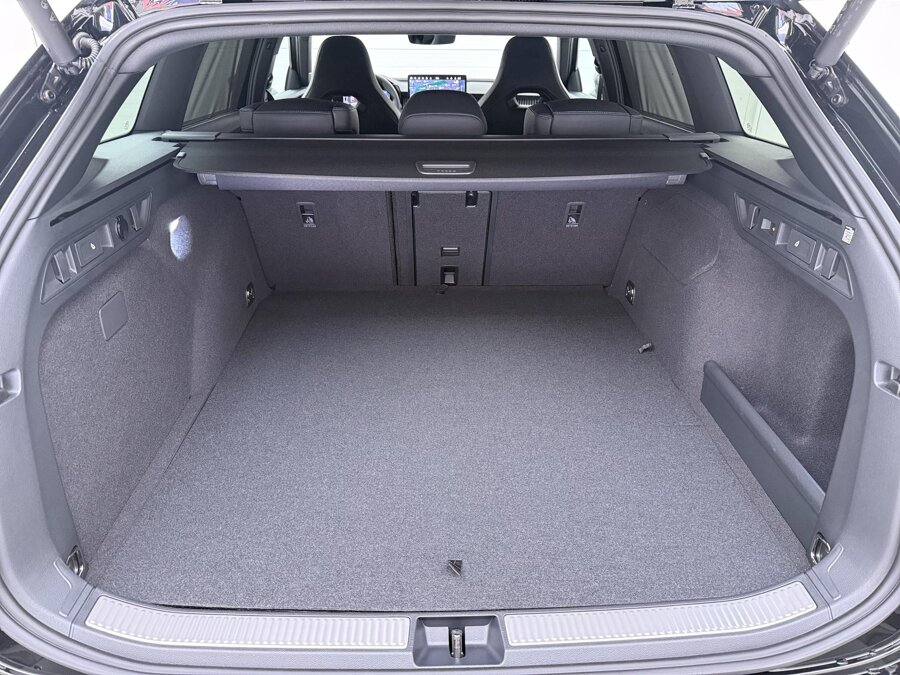 Škoda Superb Combi Sportline Business 1.5 TSI PHEV 150 kW / 204 PK