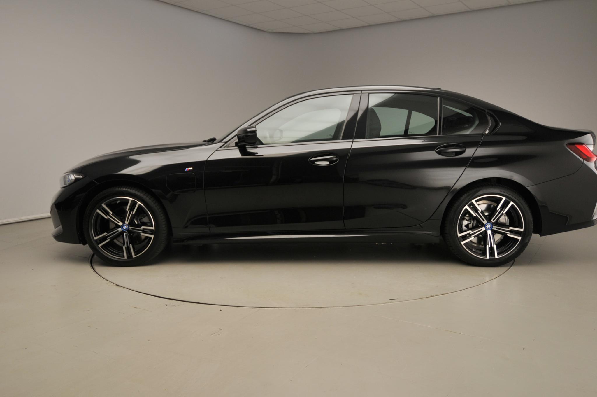 BMW 3 Serie Sedan 320e - Afbeelding 2