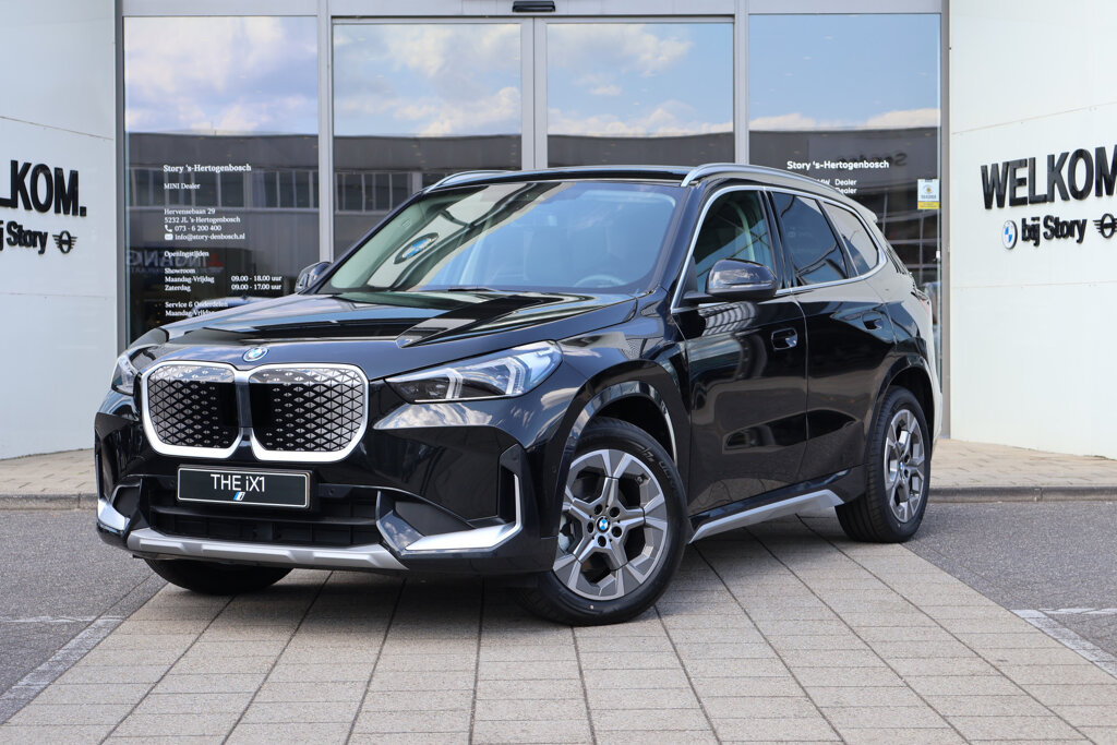 BMW iX1 1