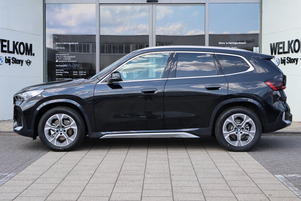 BMW iX1 3