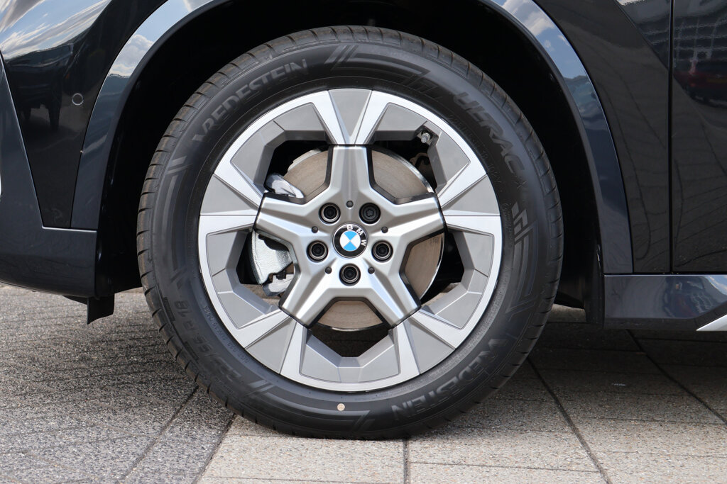 BMW iX1 5