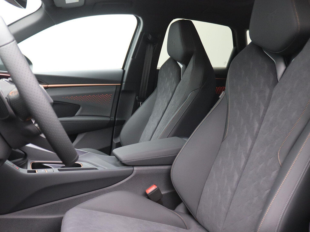 CUPRA Terramar 1.5 TSI e-Hybrid VZ Performance 272PK 272PK DSG Pano-schuif dak, Matrix LED koplampen, Trekhaak, Sennheiser audio, Adaptive Cruise met Travel Assist, Side Assist, Keyless, Stuur-stoelverwarming, Alarm - Bild 5