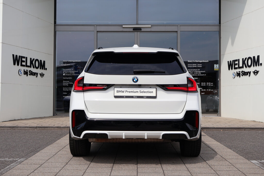 BMW X1 8