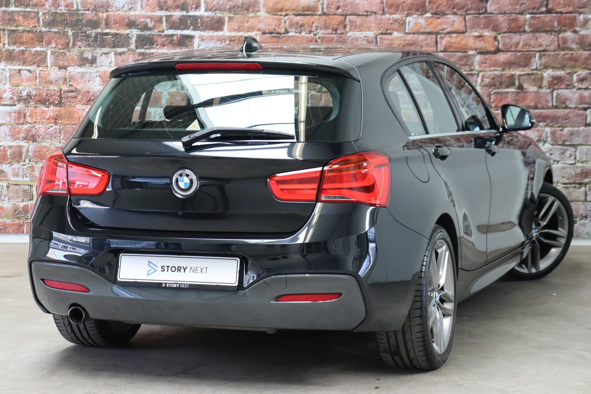 BMW 1 Serie 118i Executive M Sport Pakket Automaat 5 deurs - Afbeelding 4