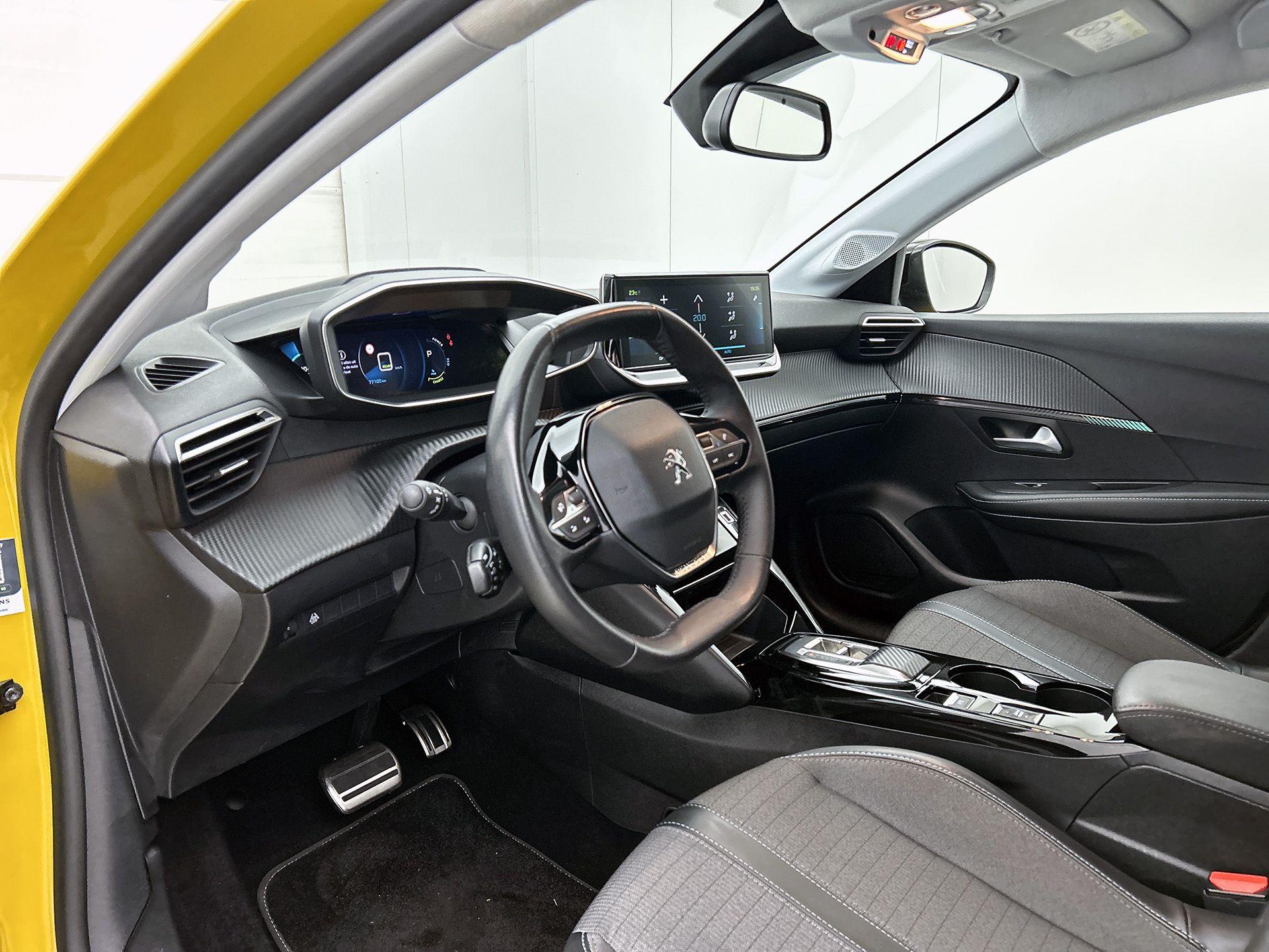 Peugeot e-208