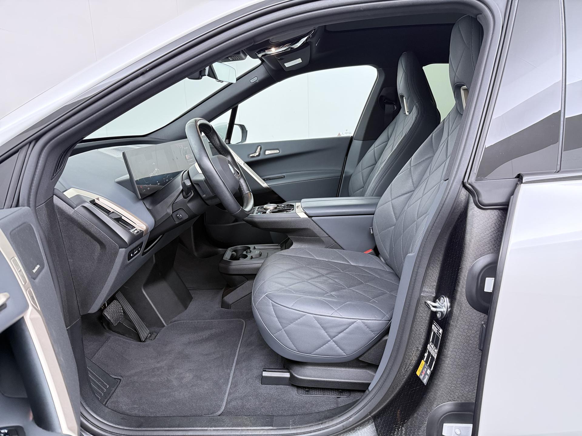 BMW iX xDrive40 High Executive 77 kWh - Afbeelding 4