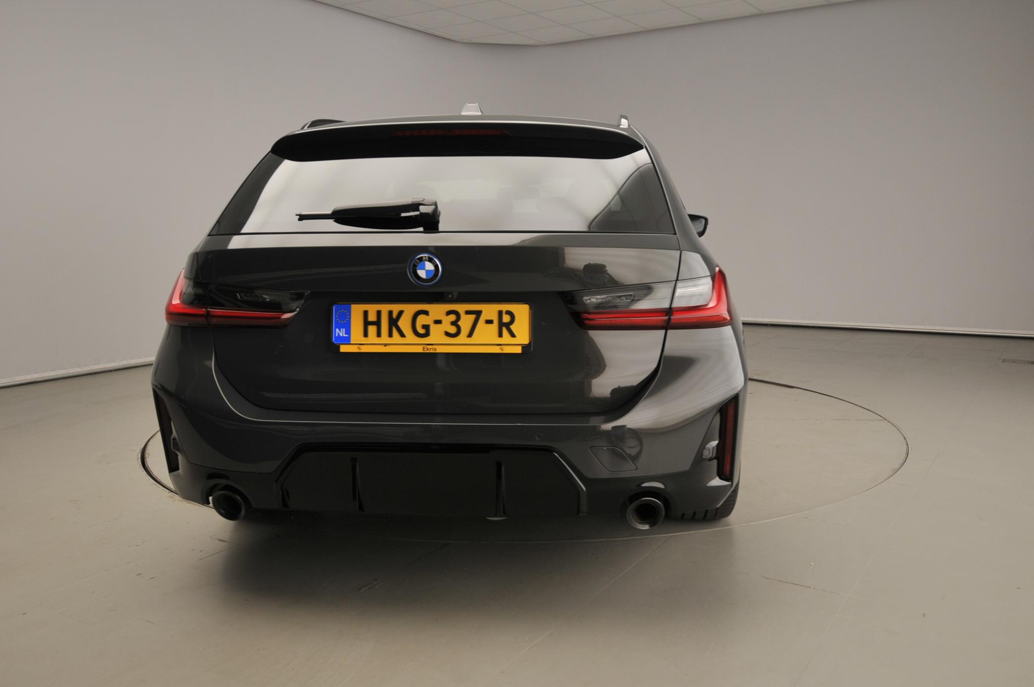 BMW 3 Serie Touring 330e xDrive - Afbeelding 3