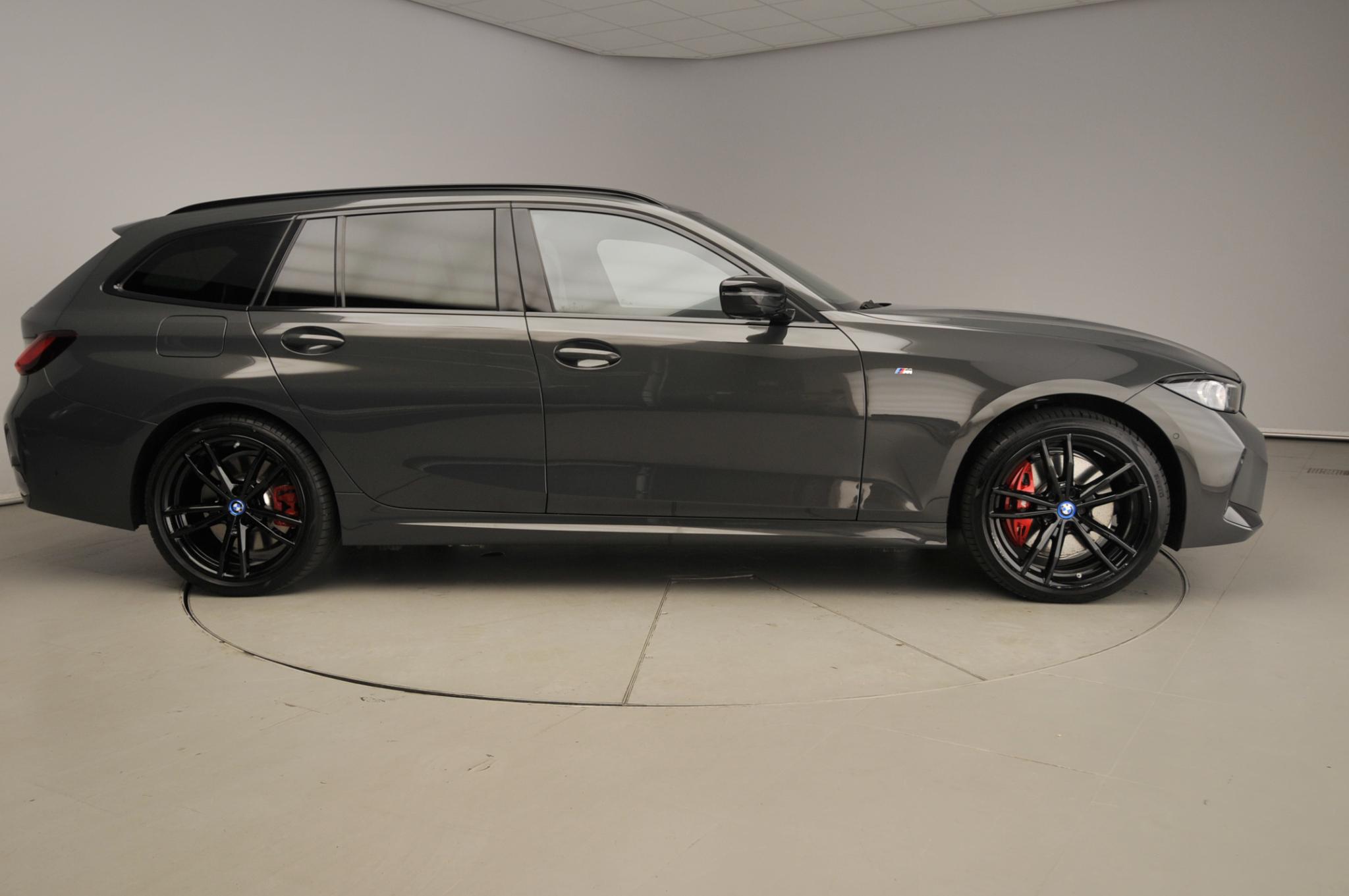 BMW 3 Serie Touring 330e xDrive - Afbeelding 4
