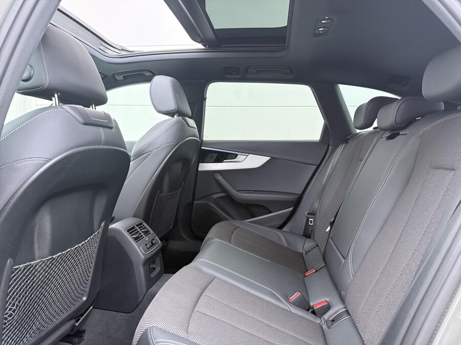 Audi A4 Avant 35 TFSI S-line