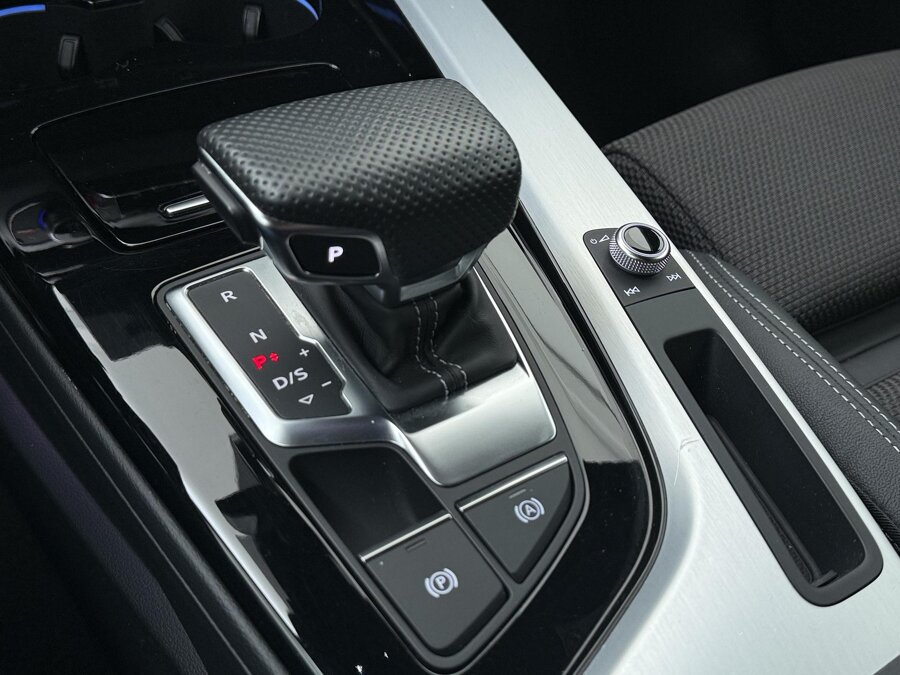 Audi A4 Avant 35 TFSI S-line