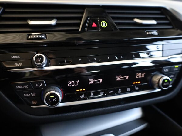 Aut.airconditioning Aut.airconditioning