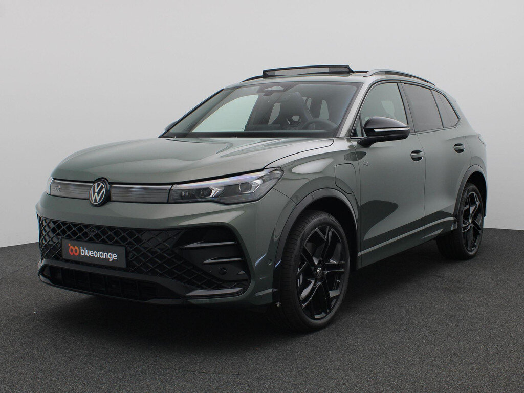 Volkswagen Tiguan 1.5 eHybrid R-Line Edition 272PK DSG Panoramadak, Trekhaak, 360gr. Camera, Black Style, 20" LM Velgen, Head-Up Display, Harman Kardon Audio, Elektr. Achterklep