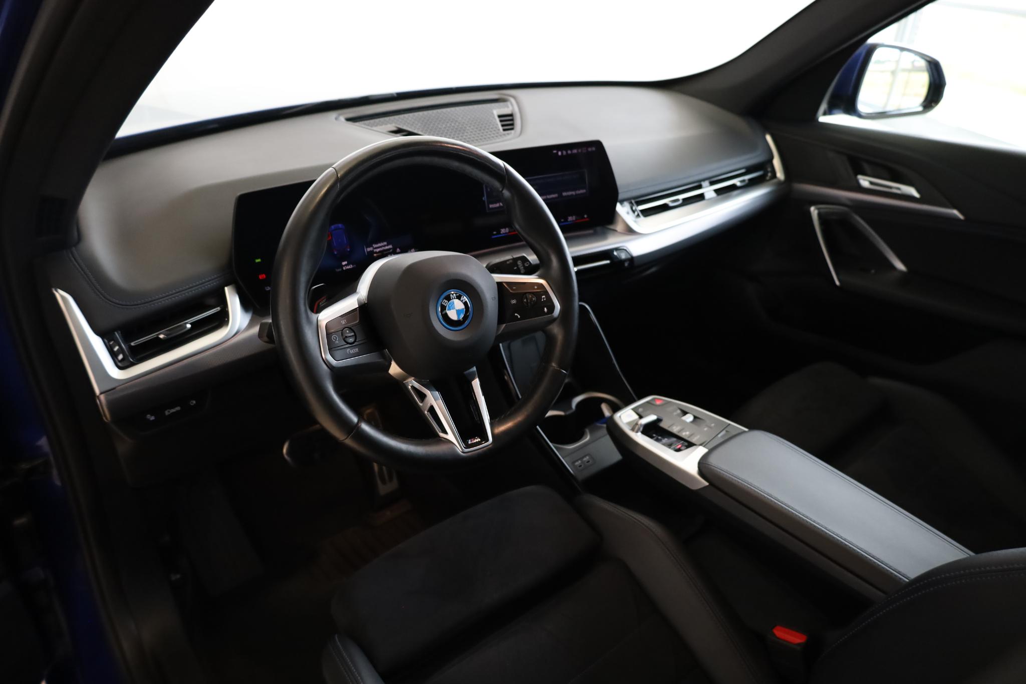 BMW iX1