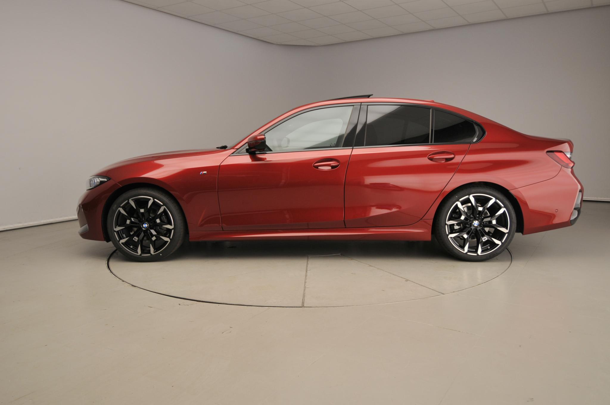 BMW 3 Serie Sedan 320i - Afbeelding 2