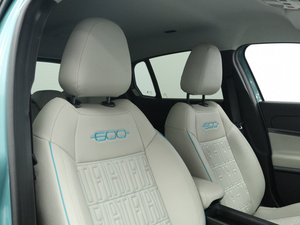 Fiat 600e La Prima 54 kWh | Wit Leder | Private lease vanaf 519,- p.m. - Afbeelding 3