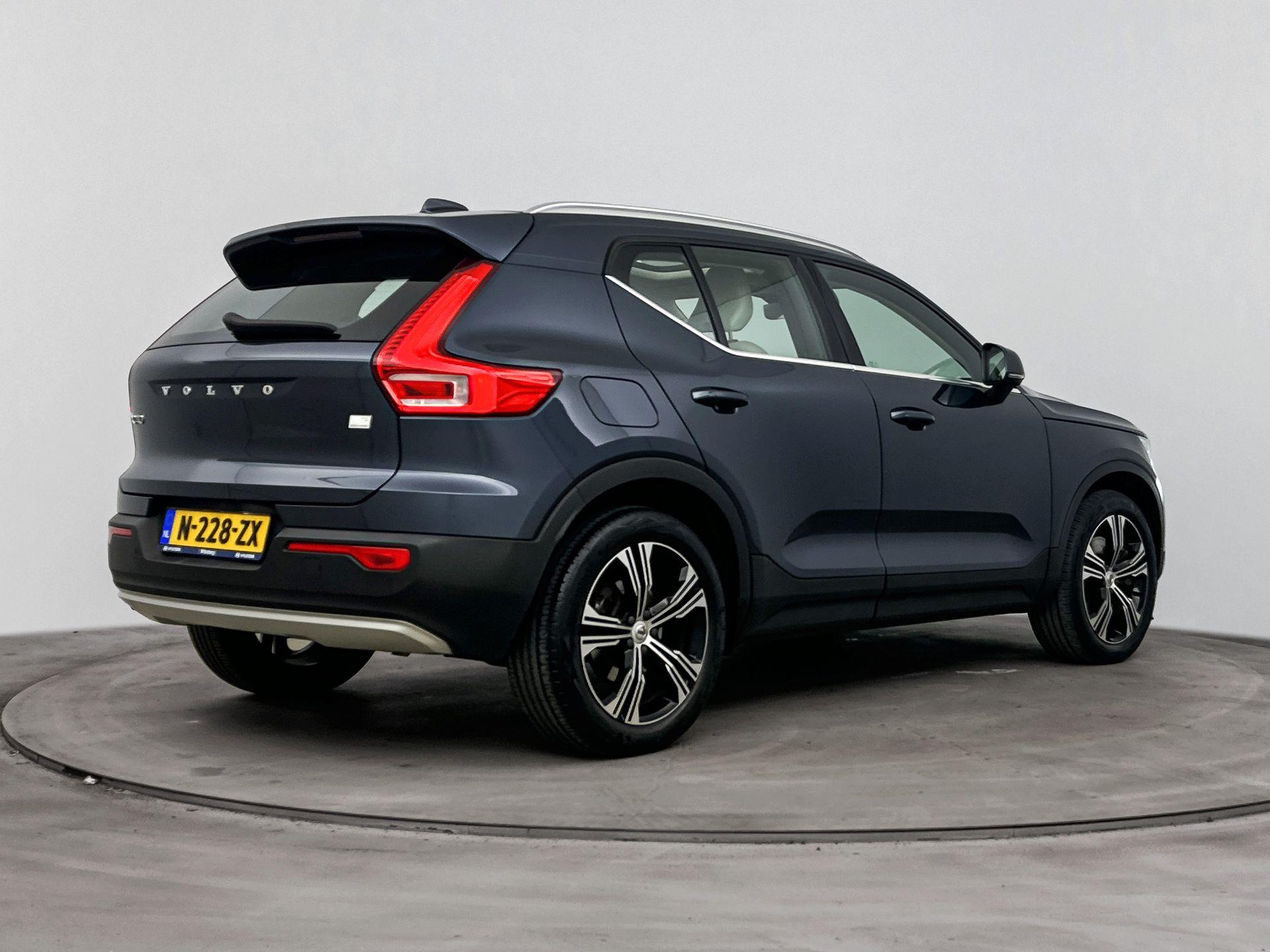Volvo XC40 1.5 T5 RECHARGE R-DESIGN - Afbeelding 2