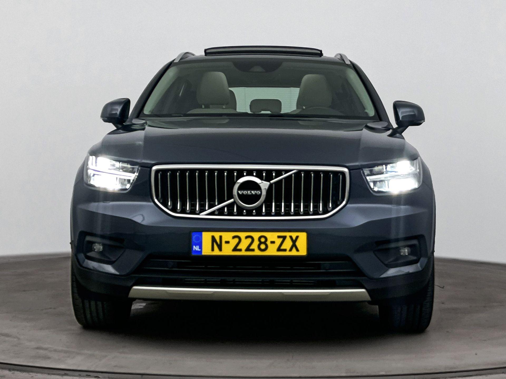 Volvo XC40 1.5 T5 RECHARGE R-DESIGN - Afbeelding 4
