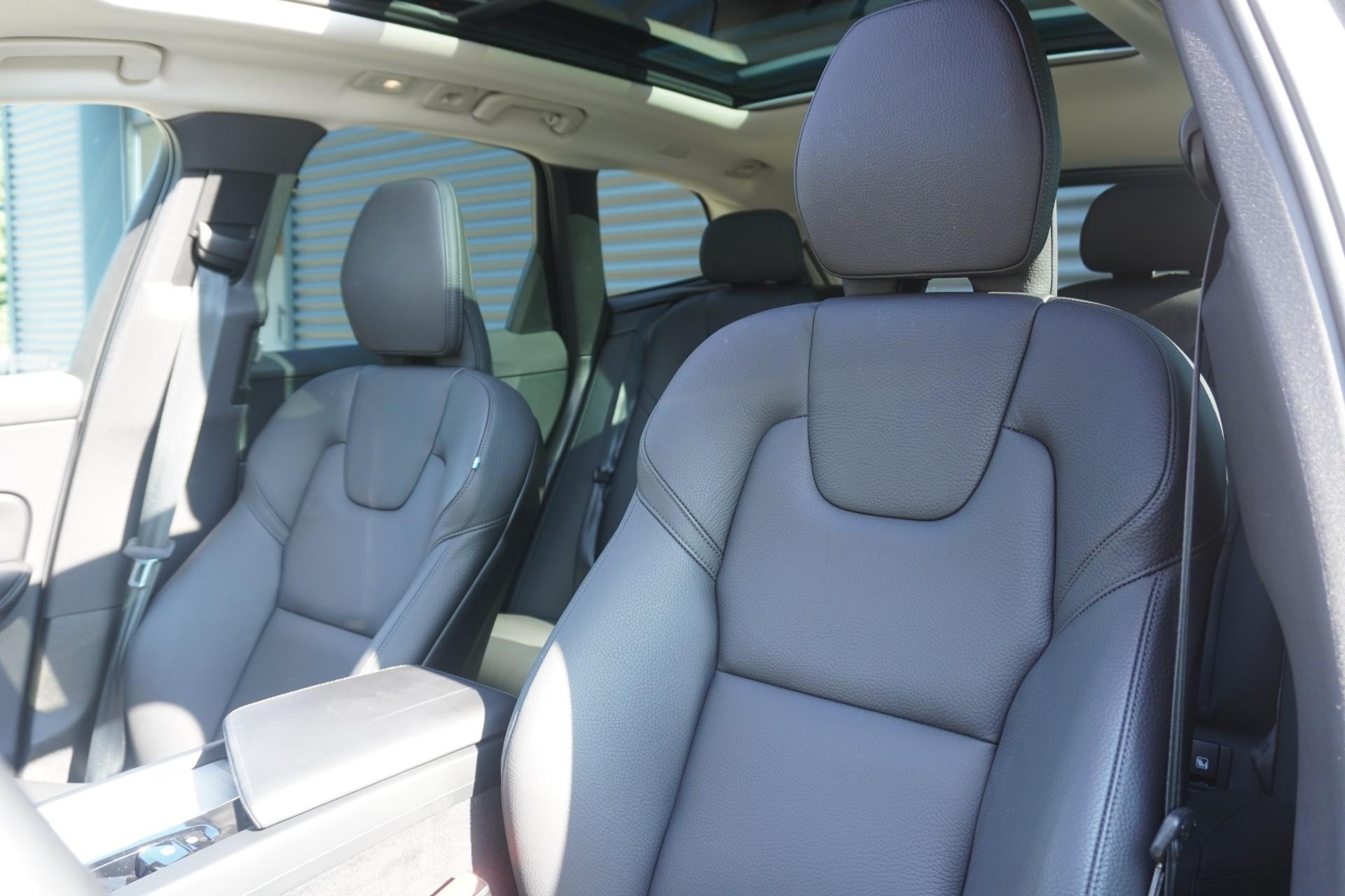 Volvo XC60 2.0 T6 Plug-in hybrid AWD Essential Edition Bright - Afbeelding 4