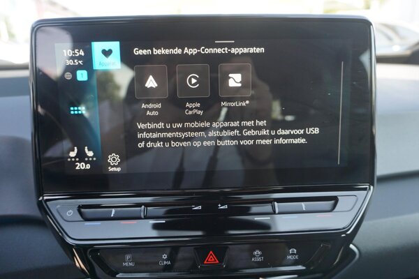 Apple Carplay/Android Auto Apple Carplay/Android Auto
