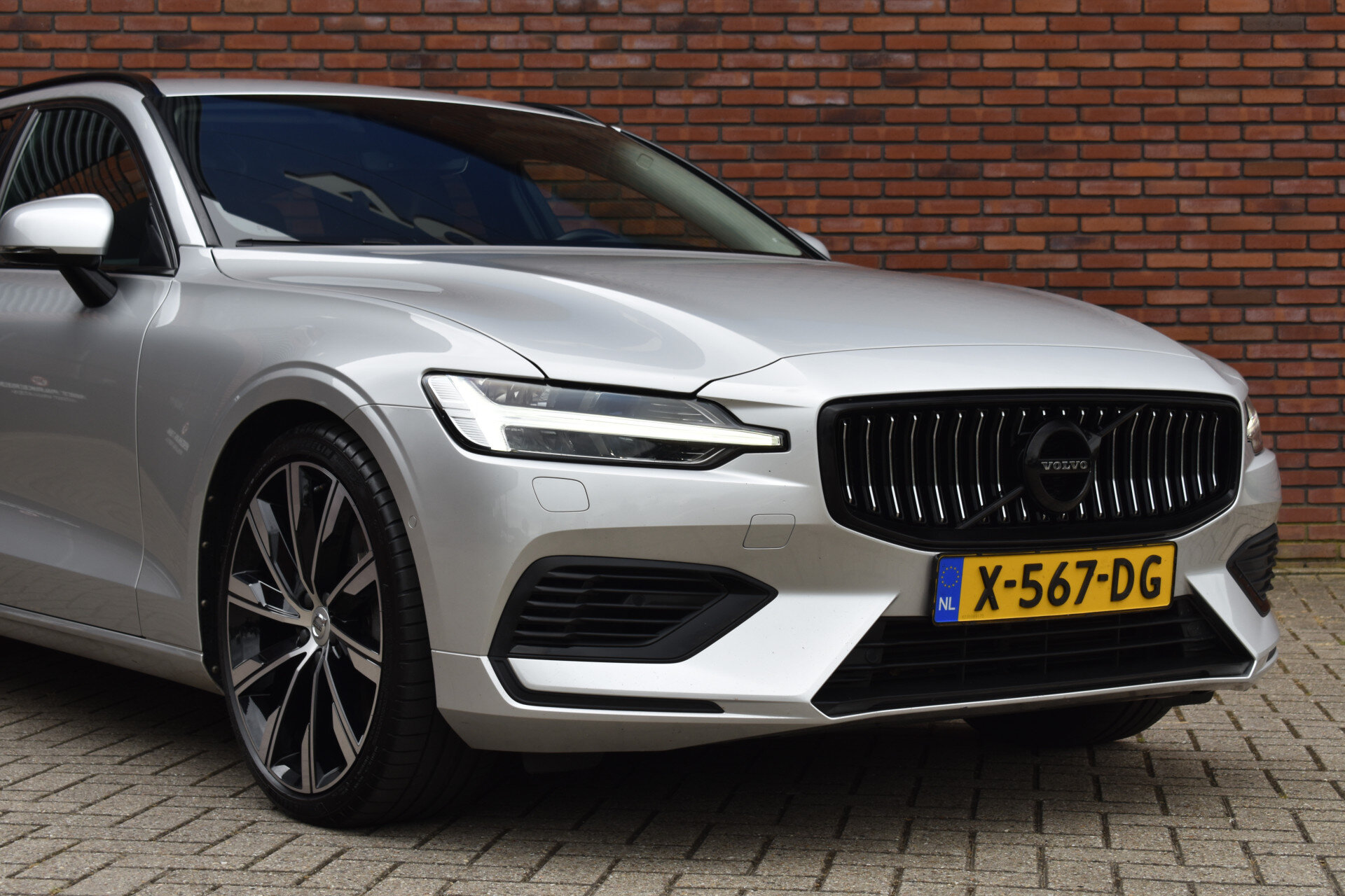 Volvo V60 T8 408PK Twin Engine AWD Inscription - Afbeelding 2