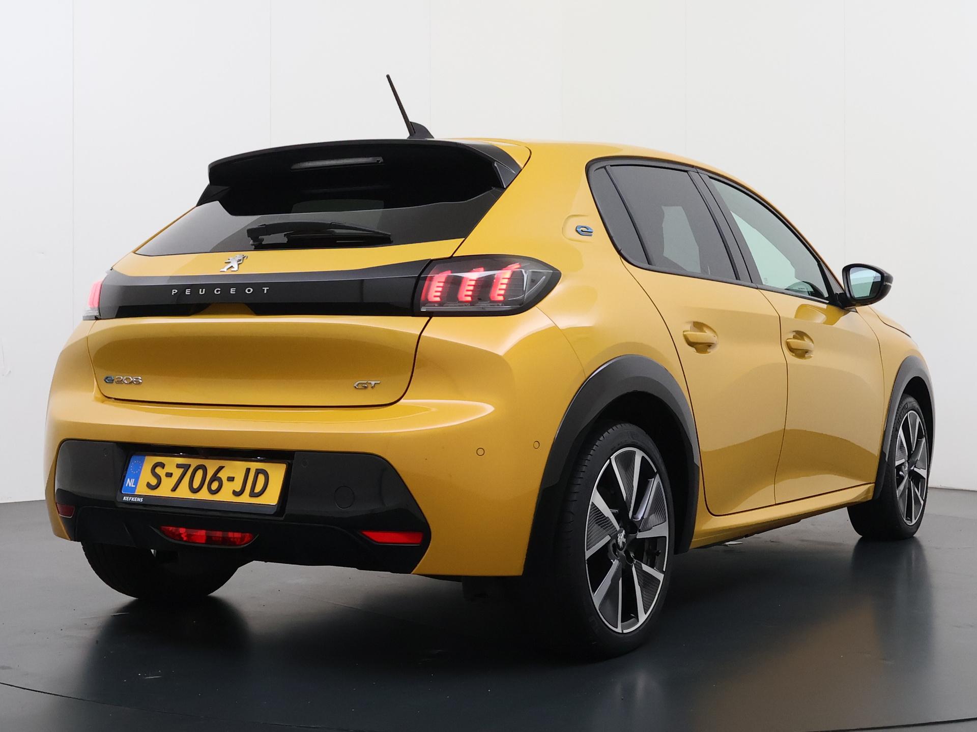 Peugeot e-208