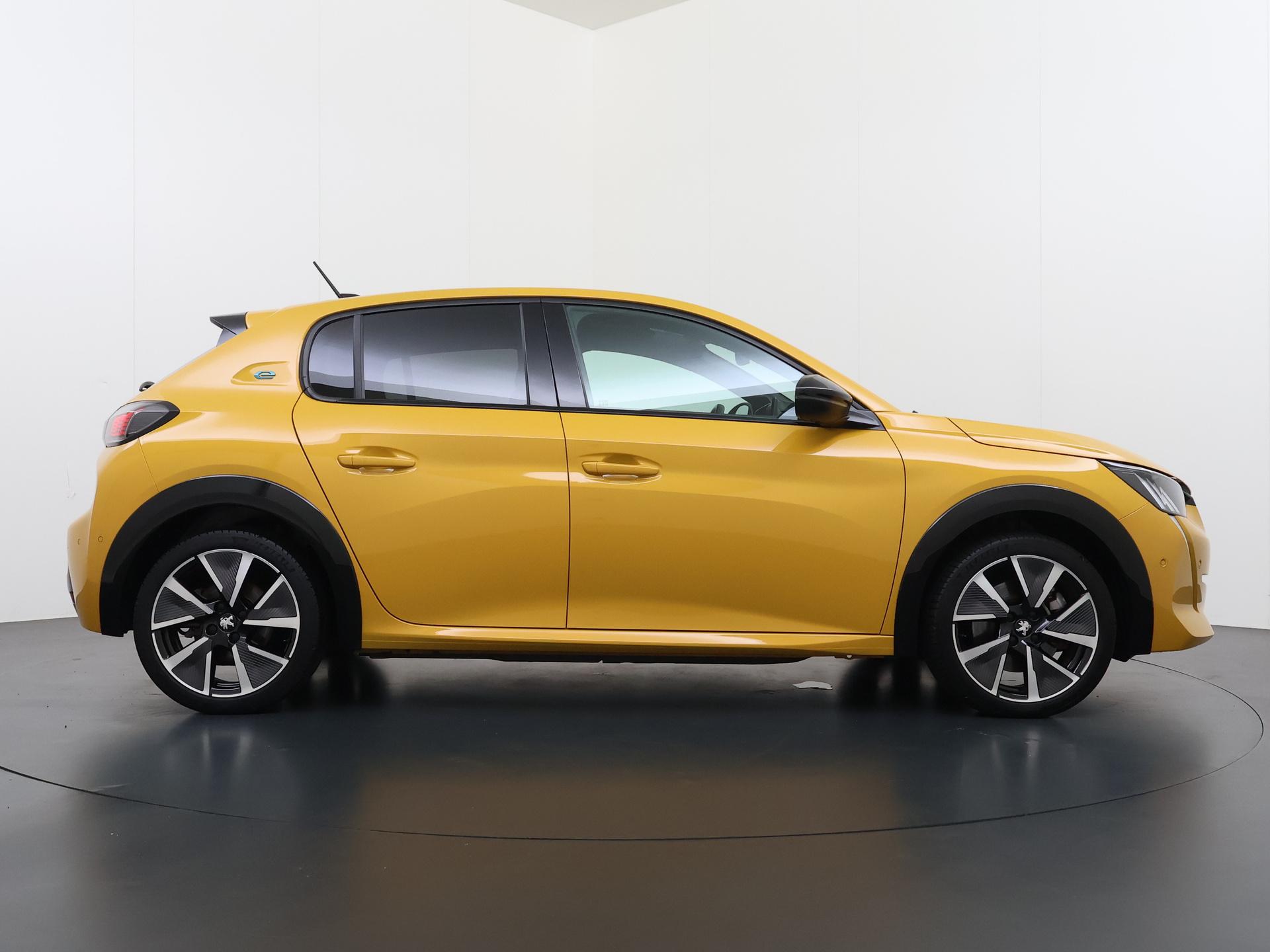 Peugeot e-208