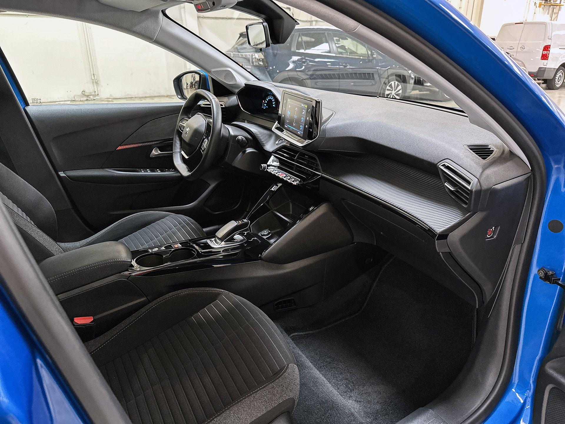 Peugeot e-208