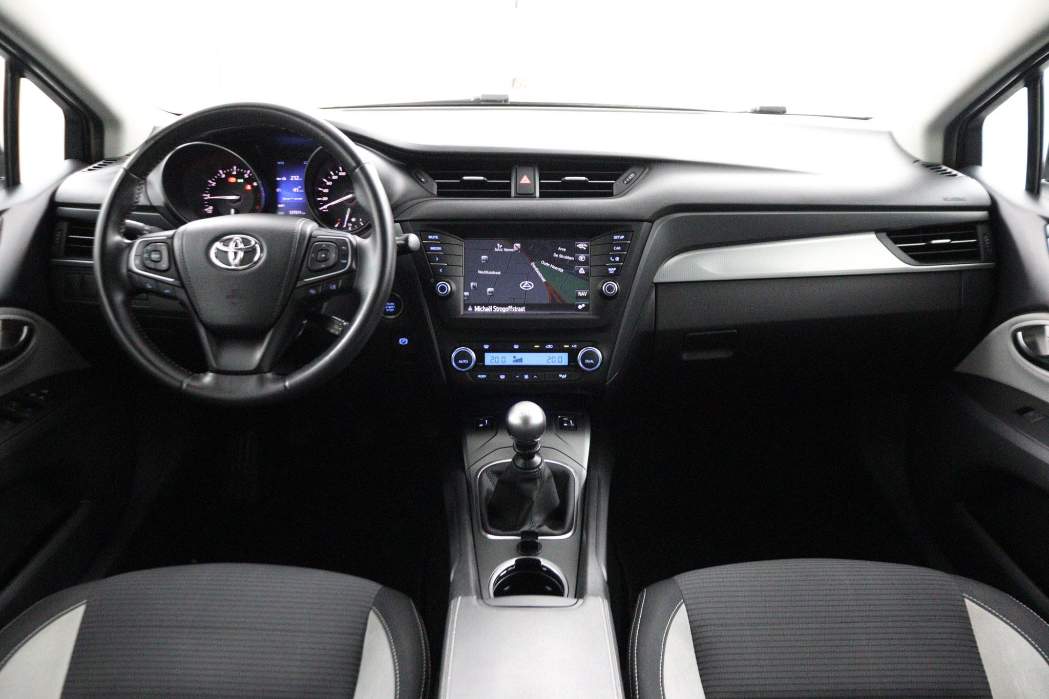 Toyota Avensis Touring Sports 1.8 VVT-i Business Plus - Afbeelding 4