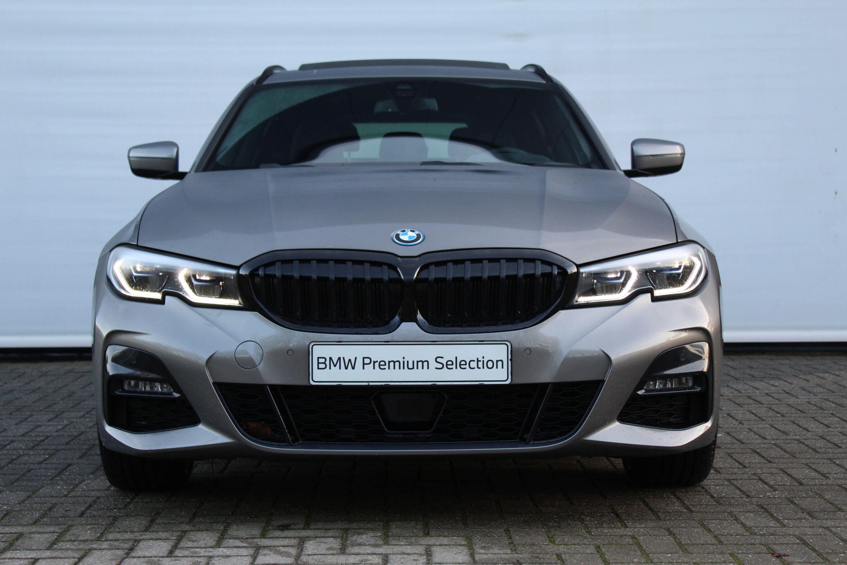 BMW 3 Serie Touring 330e High Executive M Sport Automaat