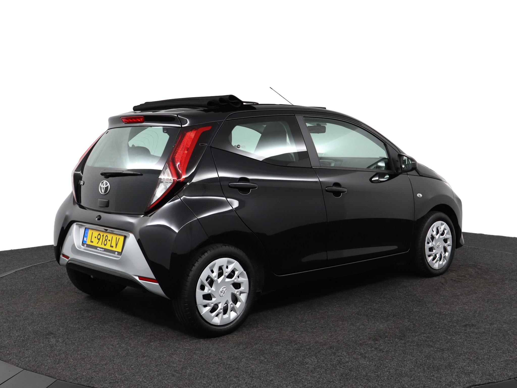 Toyota Aygo 1.0 VVT-i x-play cabrio - Afbeelding 2