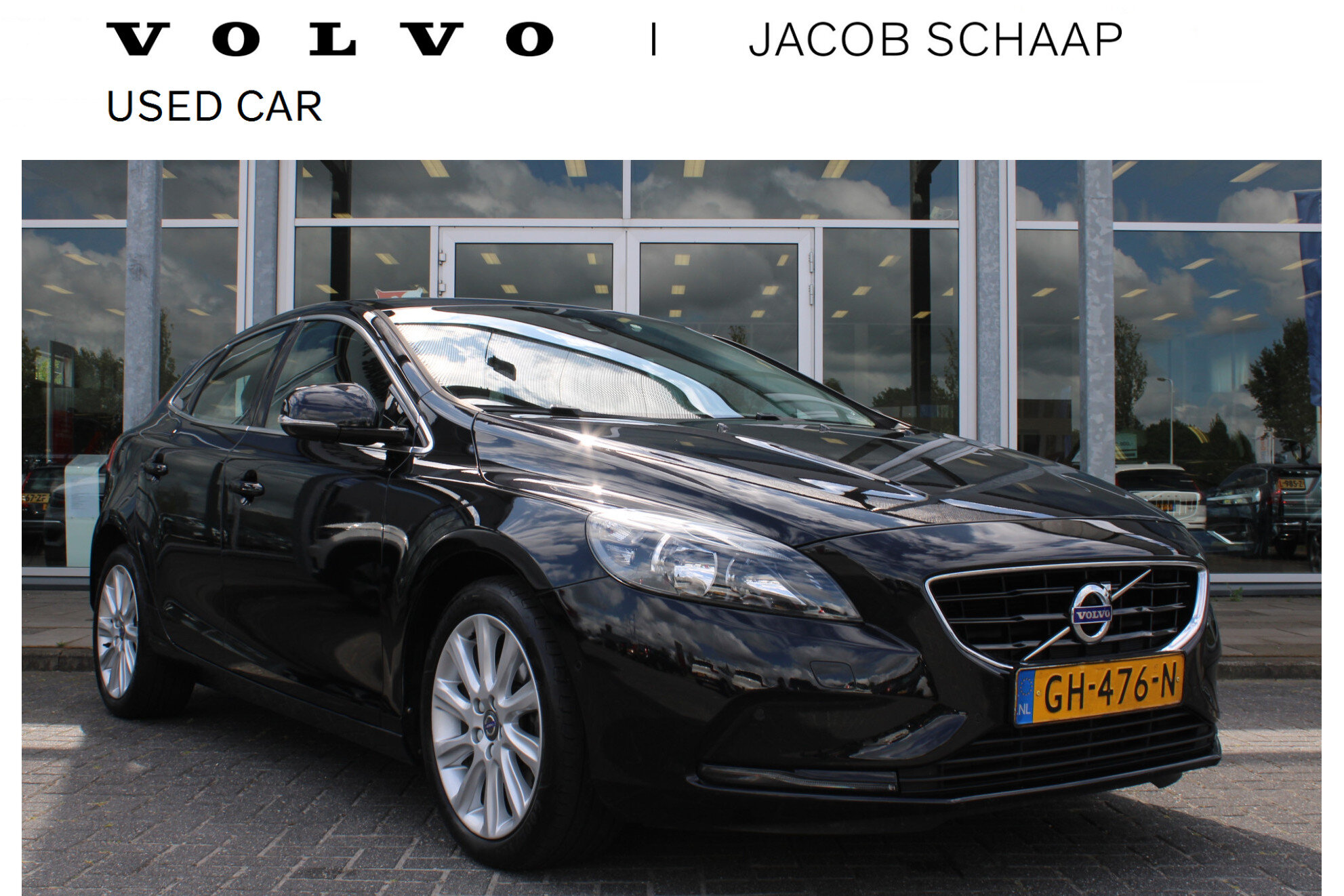Volvo V40 T4 180PK Automaat Momentum - Afbeelding 1