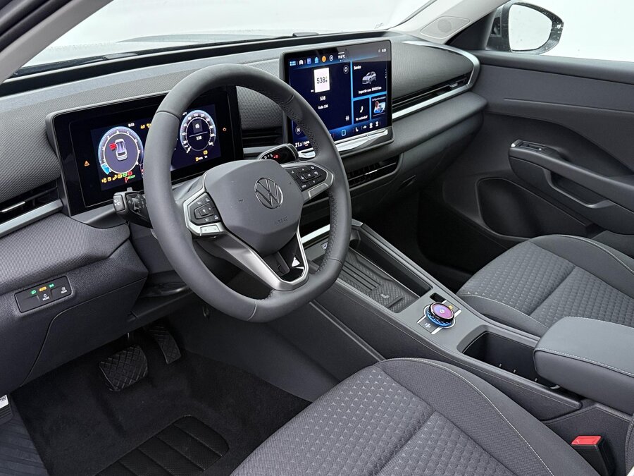 Volkswagen T-Roc Limited Edition 1.5 eTSI 85 kW / 116 PK