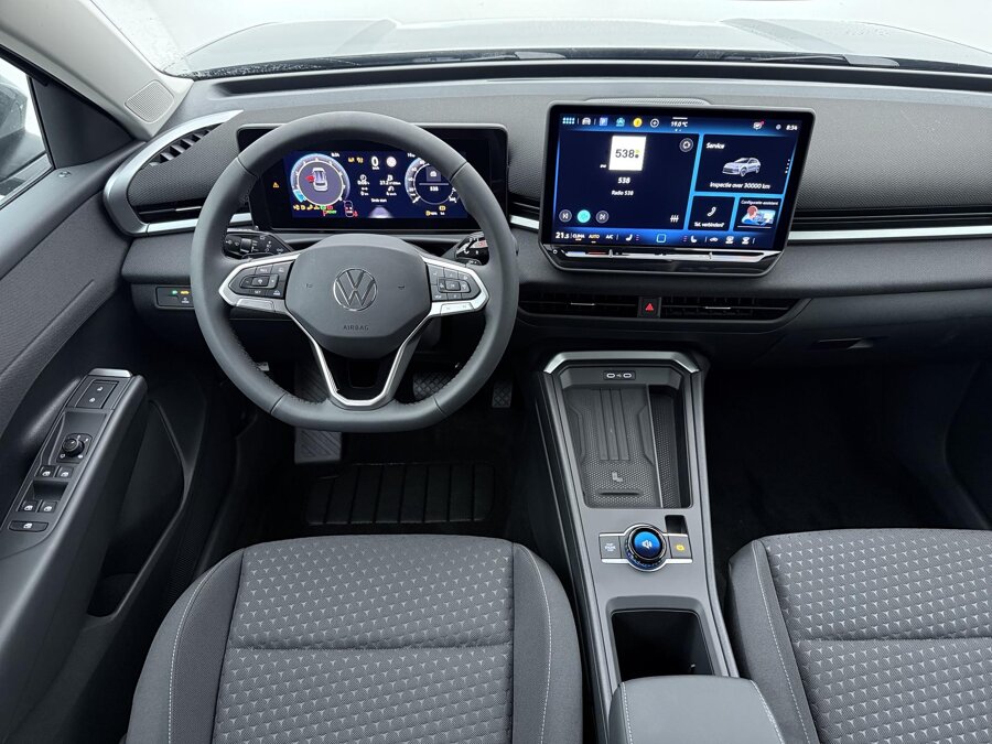 Volkswagen T-Roc Limited Edition 1.5 eTSI 85 kW / 116 PK
