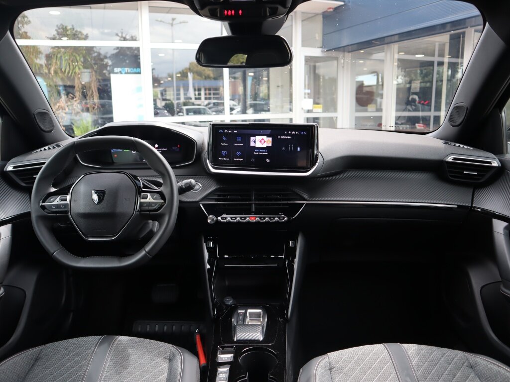 Peugeot e-2008 Allure Avantage EV 54kWh 156PK Automaat, Rijklaarprijs | Navigatie 360 Camera DAB+ Adaptieve Cruise Control - Afbeelding 5