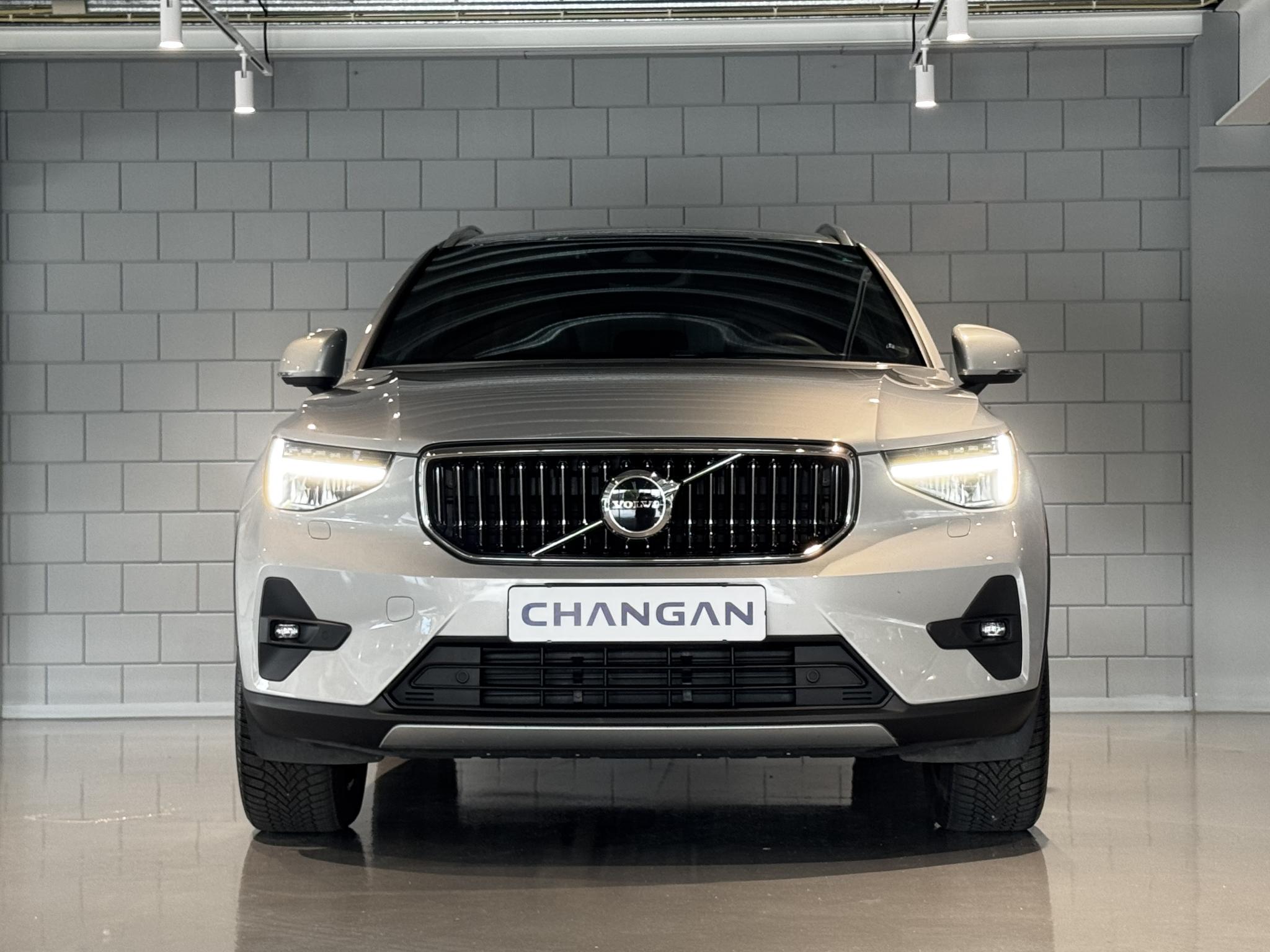 Volvo XC40 1.5 T5 Recharge R-Design - Afbeelding 2