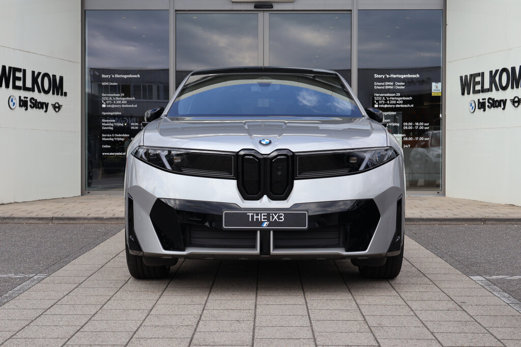 BMW iX3 2