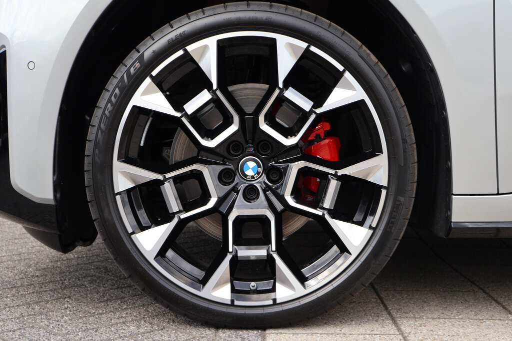 BMW iX3 5