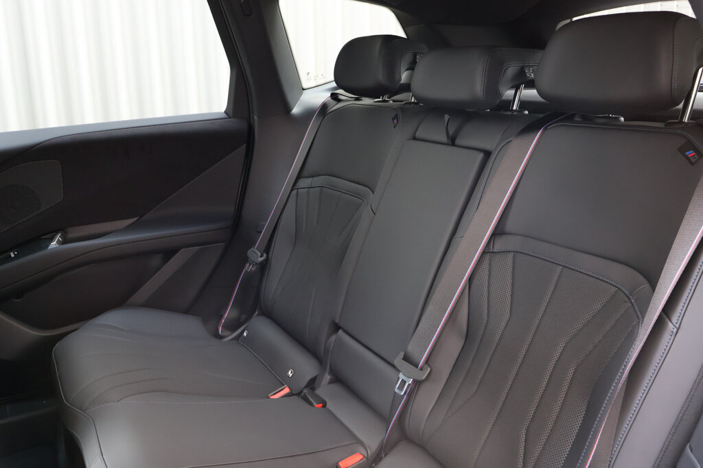 BMW iX3 16
