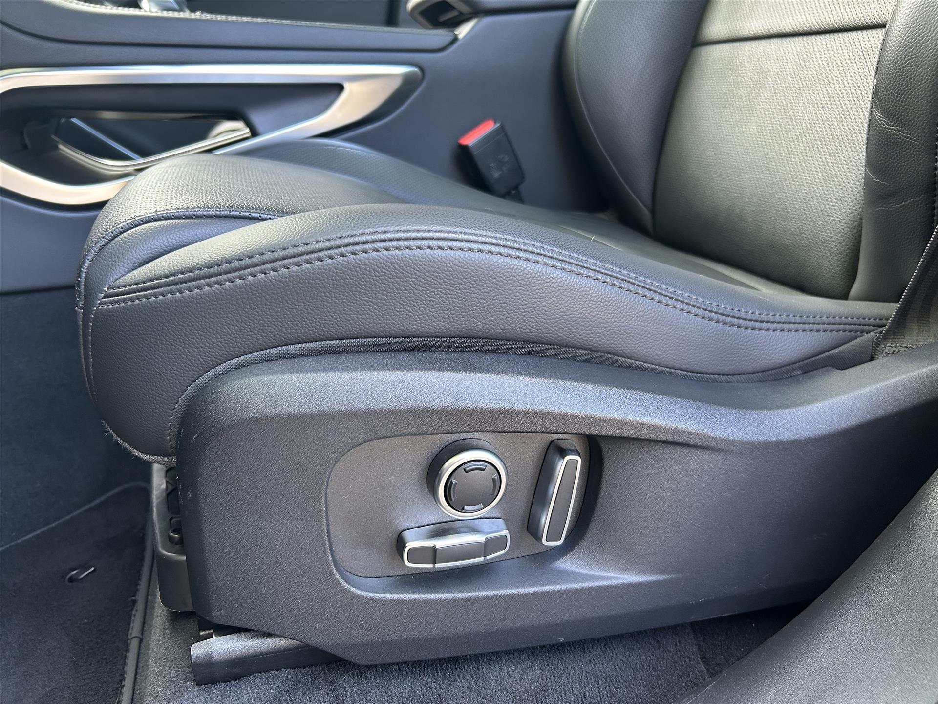 Jaguar F-PACE - foto 12
