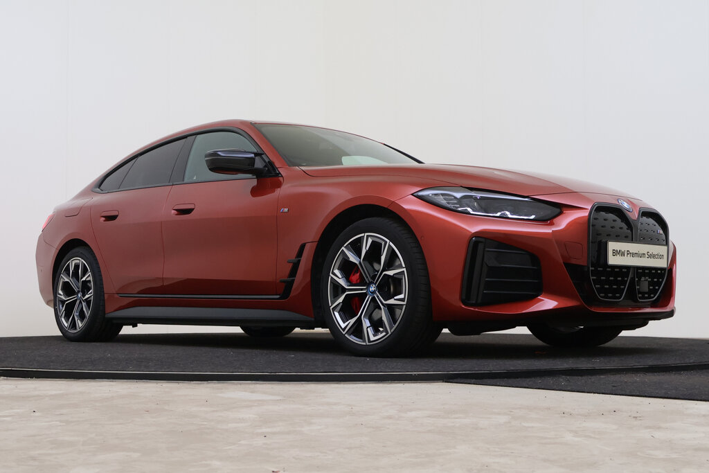 BMW i4 10