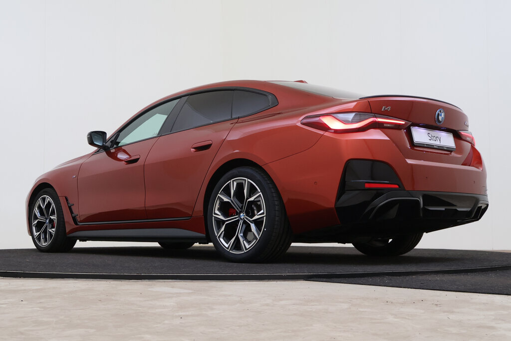 BMW i4 11