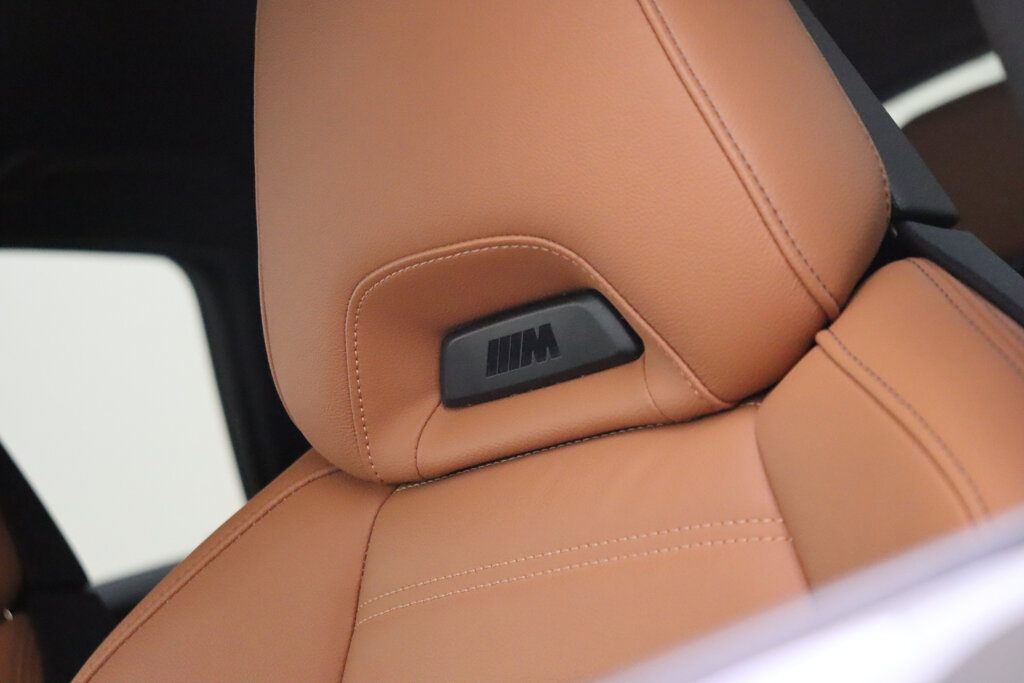 BMW i4 16