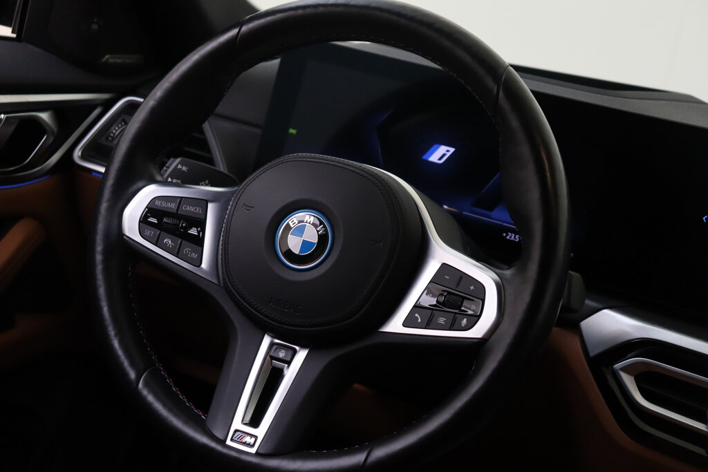 BMW i4 25