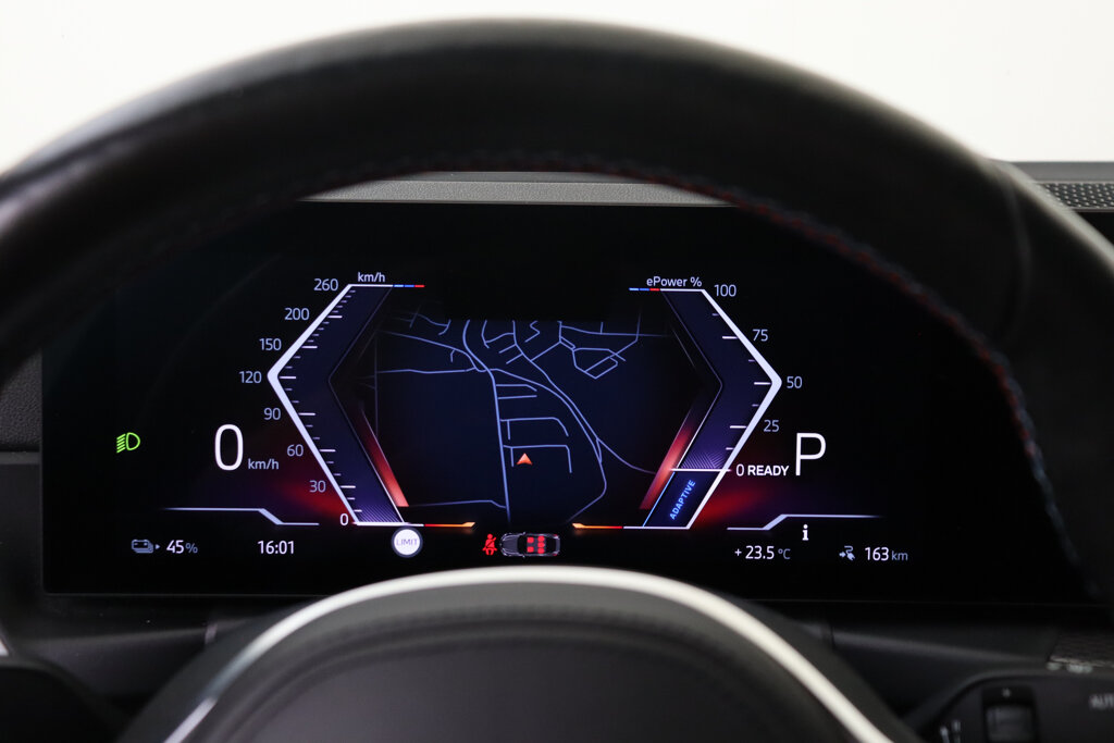 BMW i4 36