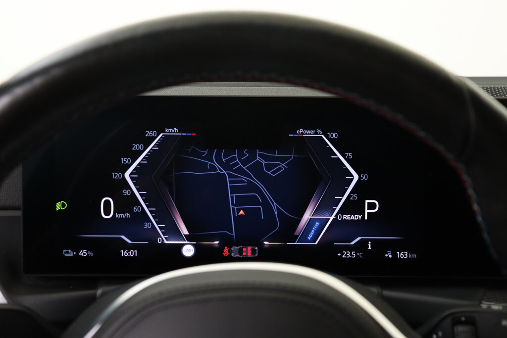 BMW i4 38