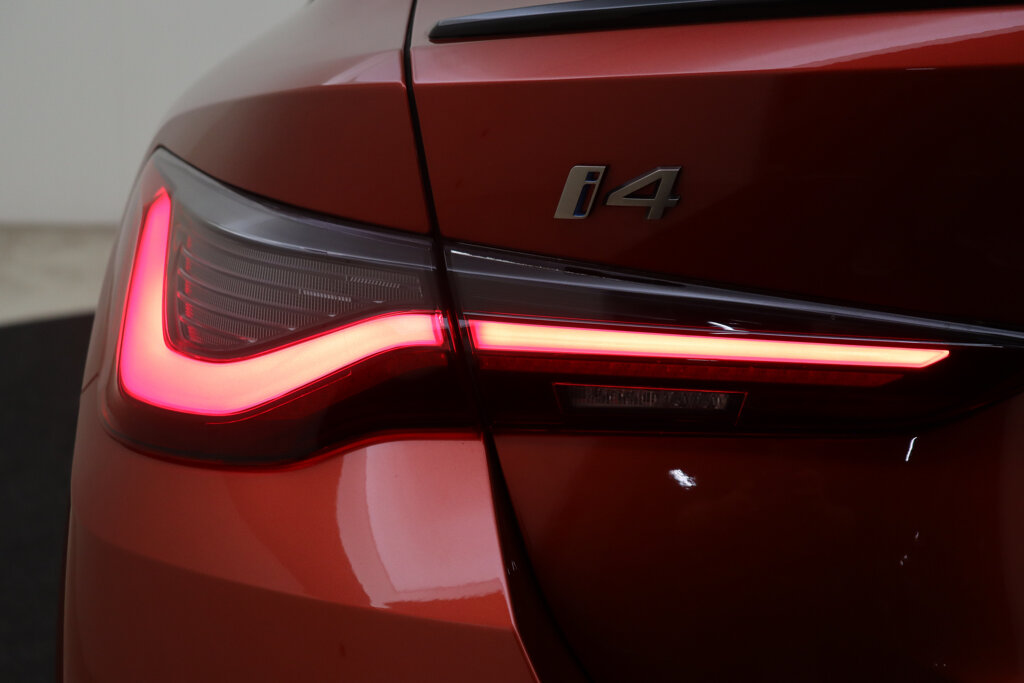 BMW i4 58