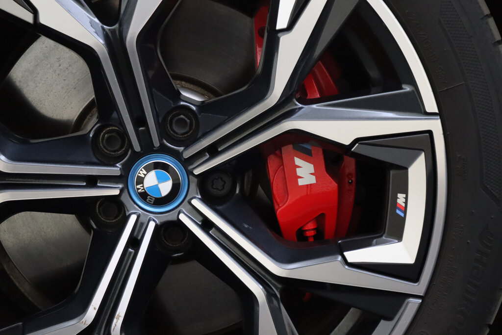 BMW i4 69