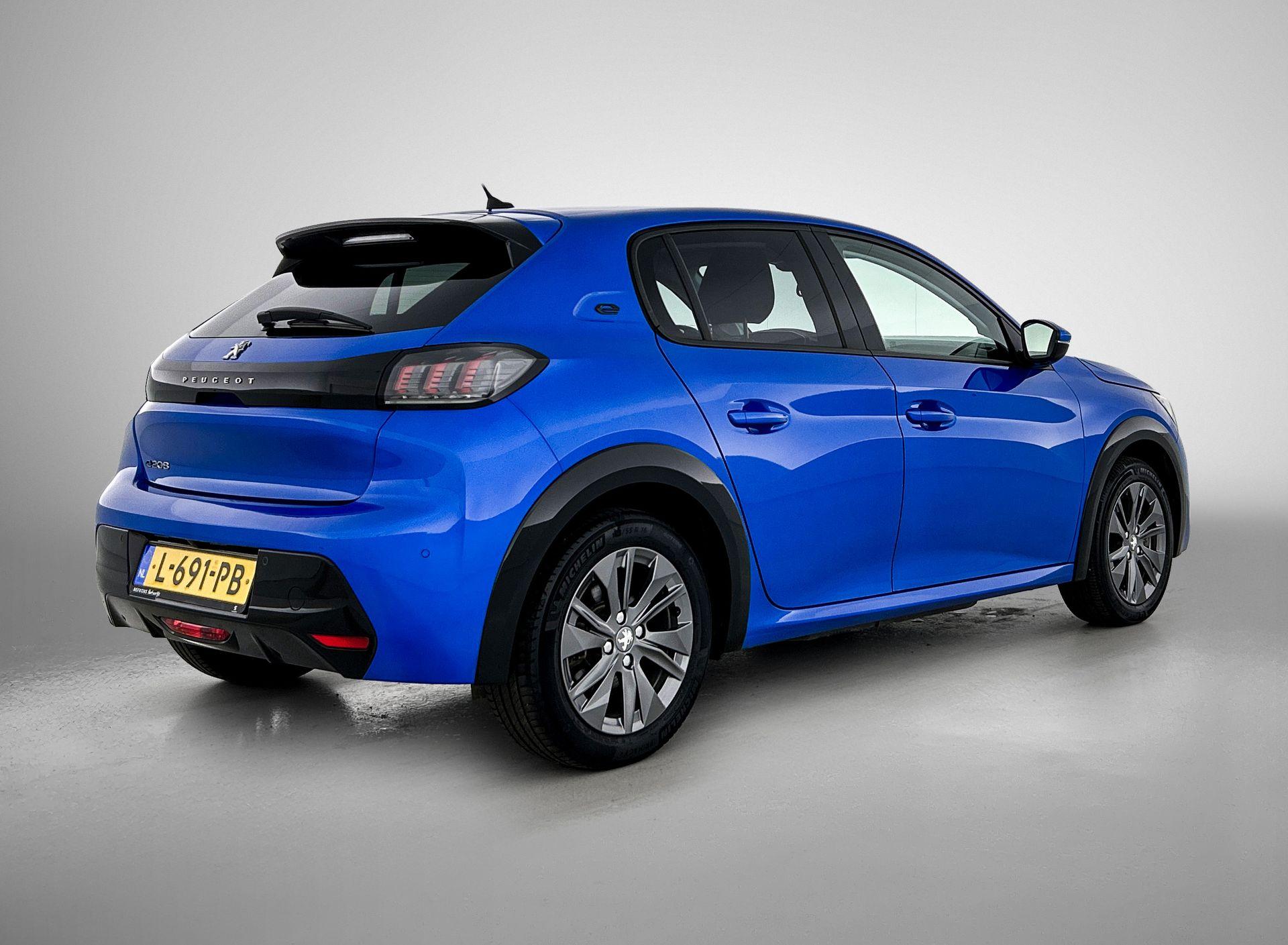 Peugeot e-208