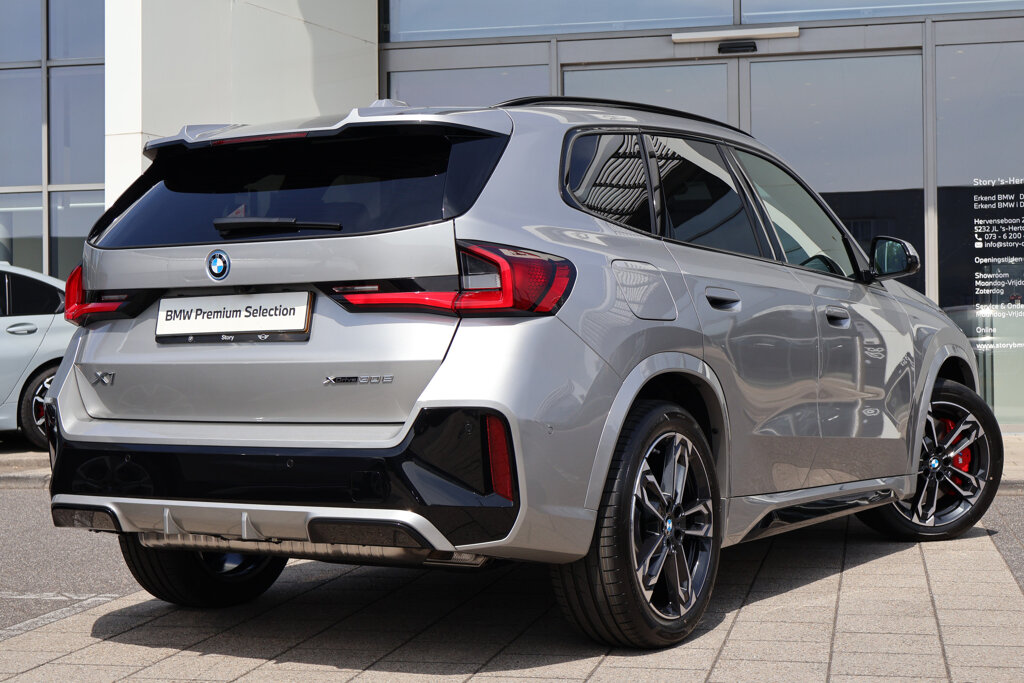 BMW X1 12