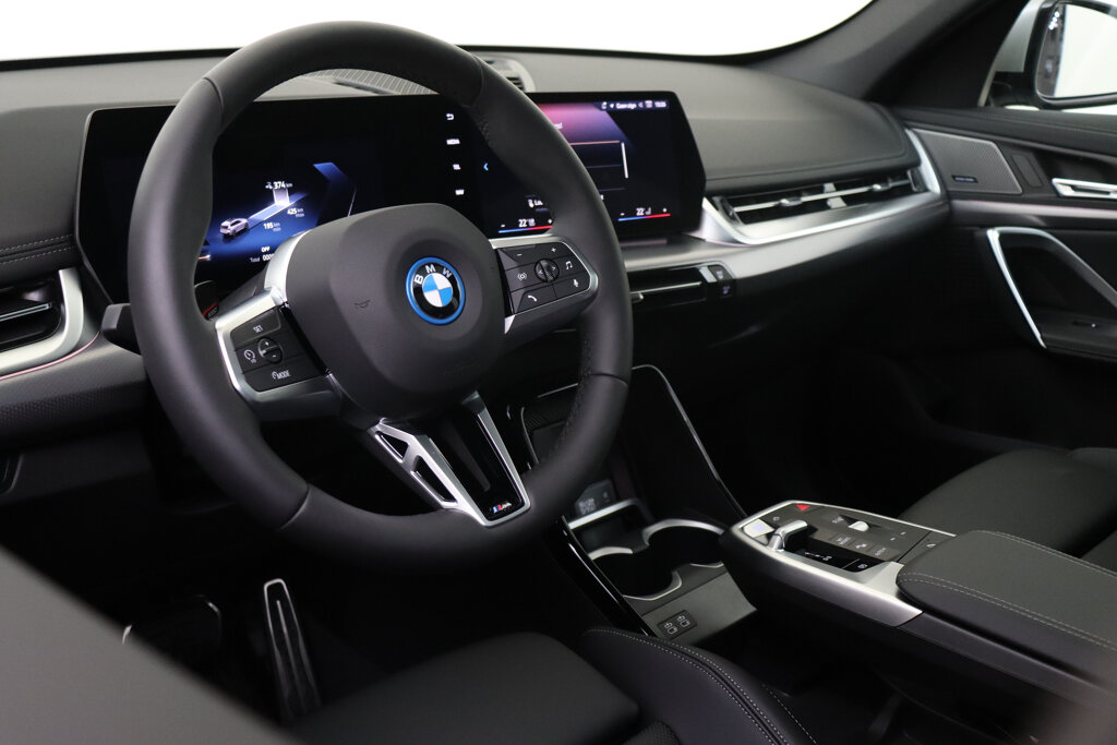 BMW iX1 3